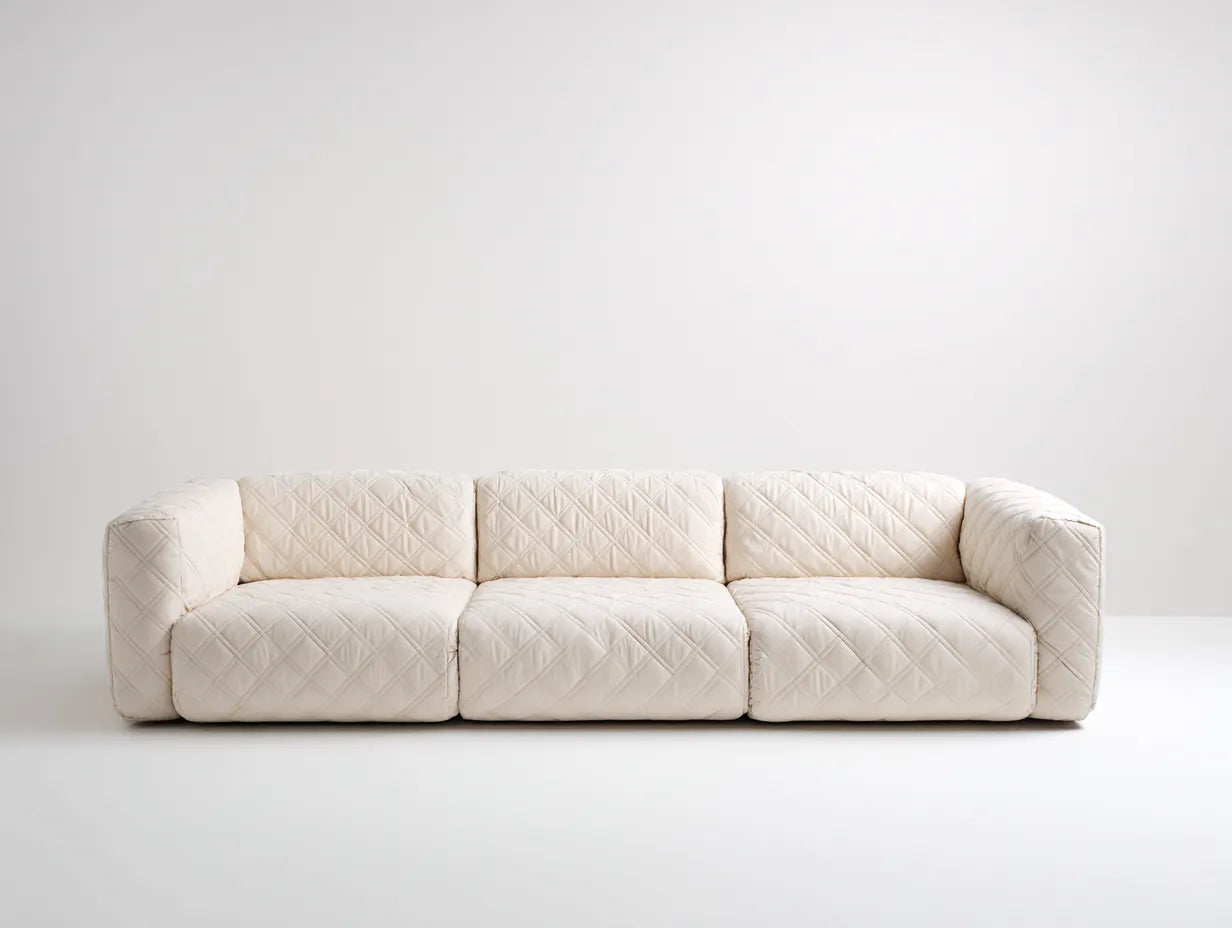 Divano 3 posti imbottito in tessuto trapuntato 228 x 96 x 72 cm - bianco crema - comfort moderno per soggiorno